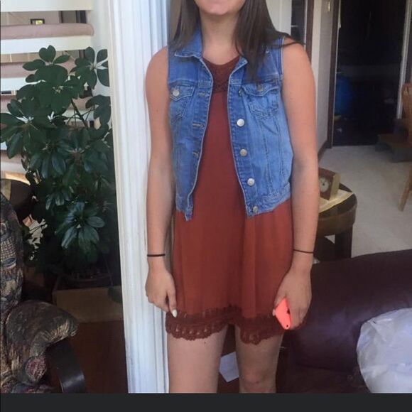 Garage Sleeveless Jean Jacket - Picture 3 of 3